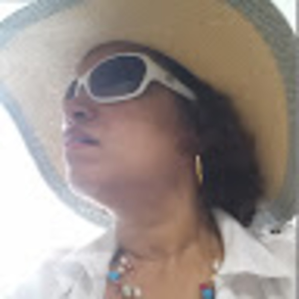 Meet your Posher, Reina